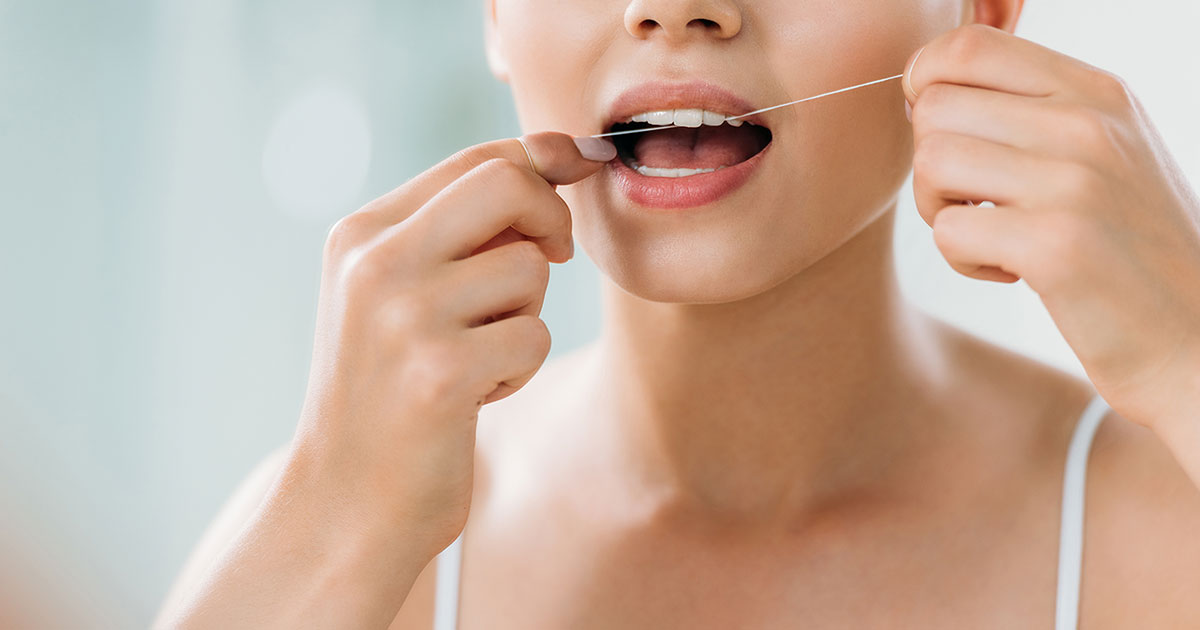 10 Manfaat Flossing untuk Kesehatan Gusi